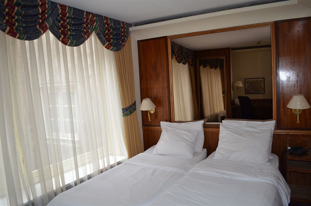 Rembrandtplein Hotel Амстердам Екстериор снимка