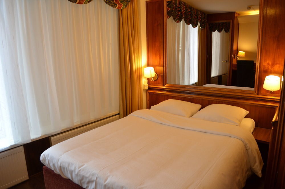 Rembrandtplein Hotel Амстердам Екстериор снимка